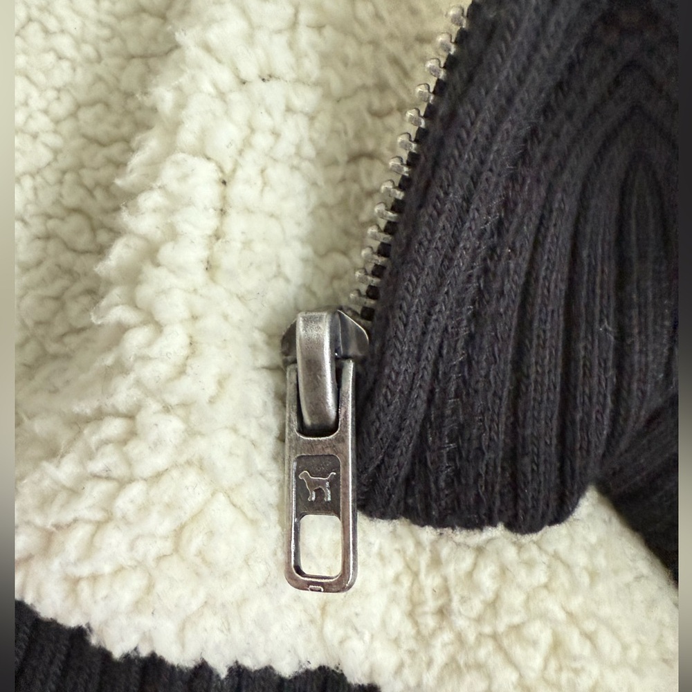 Victoria's Secret Pink Black Sherpa Lined Zip Up Sweatshirt Jacket Large - Picture 5 of 6